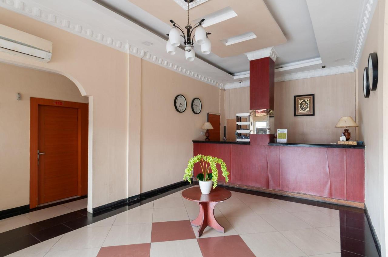 Urbanview Hotel Syariah Residence Medan By Reddoorz Exterior foto