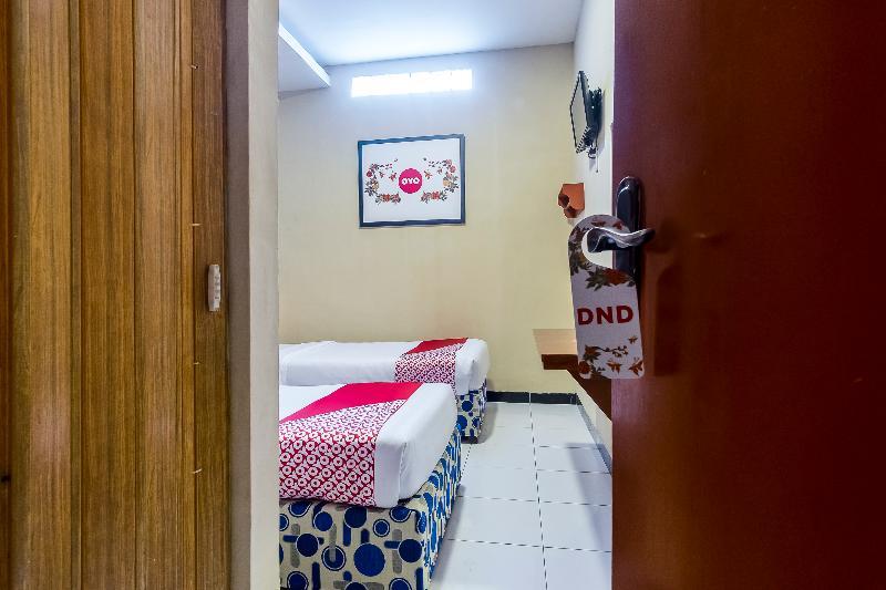 Urbanview Hotel Syariah Residence Medan By Reddoorz Exterior foto